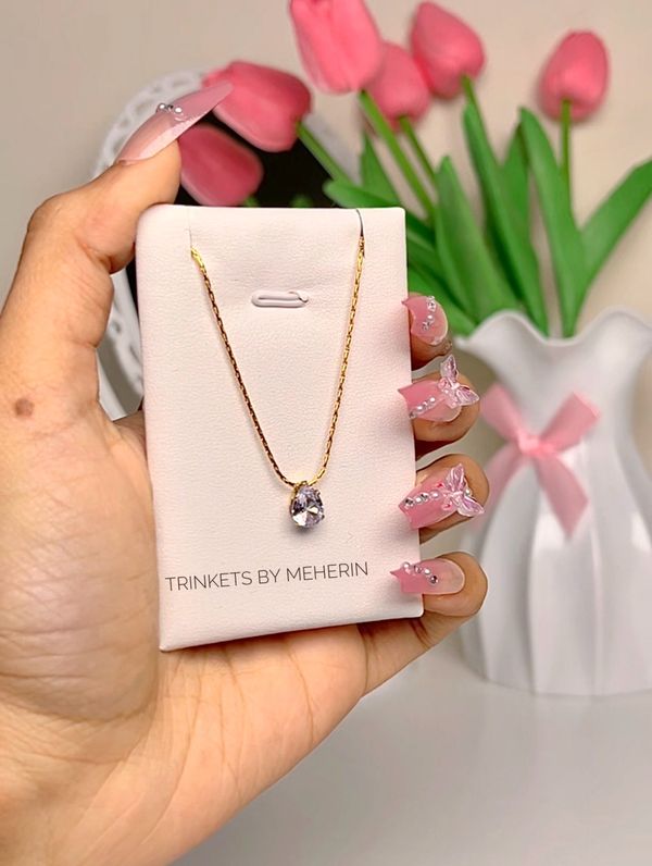 Oval drop stone neckpiece