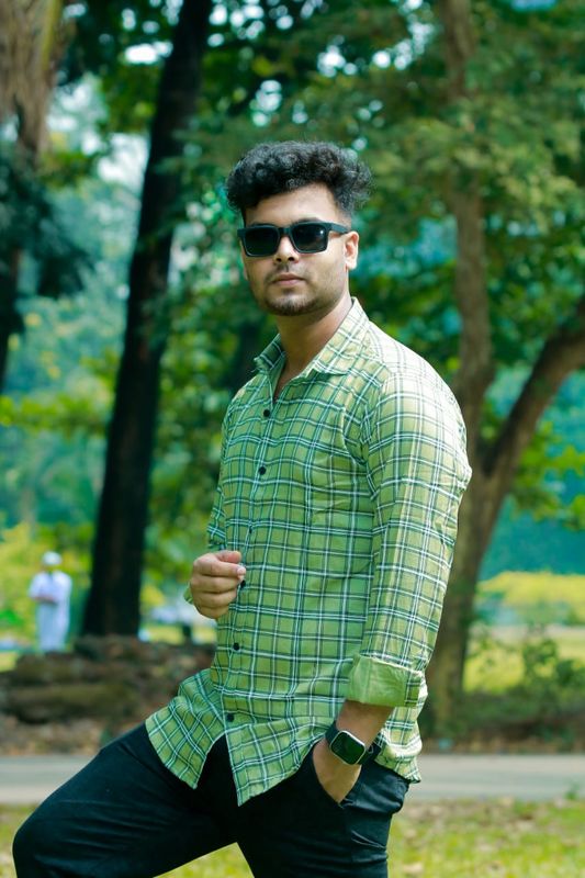 স্টাইলিশ এবং আরামদায়ক চেক শার্ট