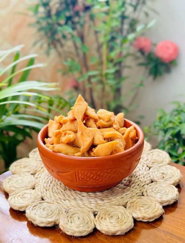 কুষ্টিয়ার স্পেশাল নিমকি (৩০০গ্রাম)