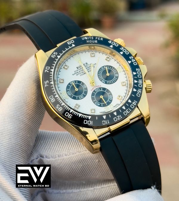 ROLEX DAYTONA ROSE GOLD CASE WHITE DIAL BLACK DIGITS