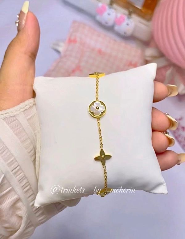 Stainless steel bracelet