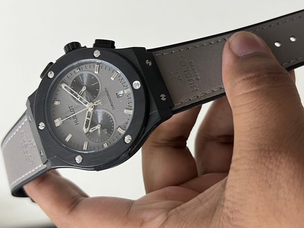 HUBLOT CLASSIC FUSION BLACK CASE GREY BELT GREY DIAL V2