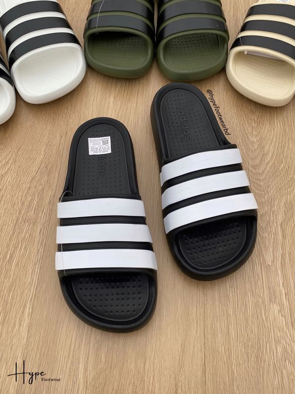 Adidas slide (Black) Italy Variant