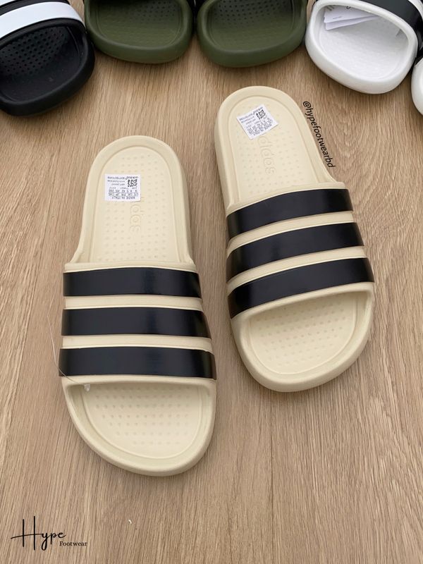 Adidas slide (Cream) Italy Variant