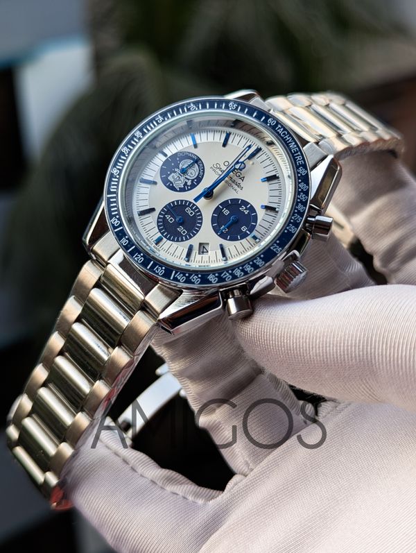 Omega Speedmaster Snoopy Edition