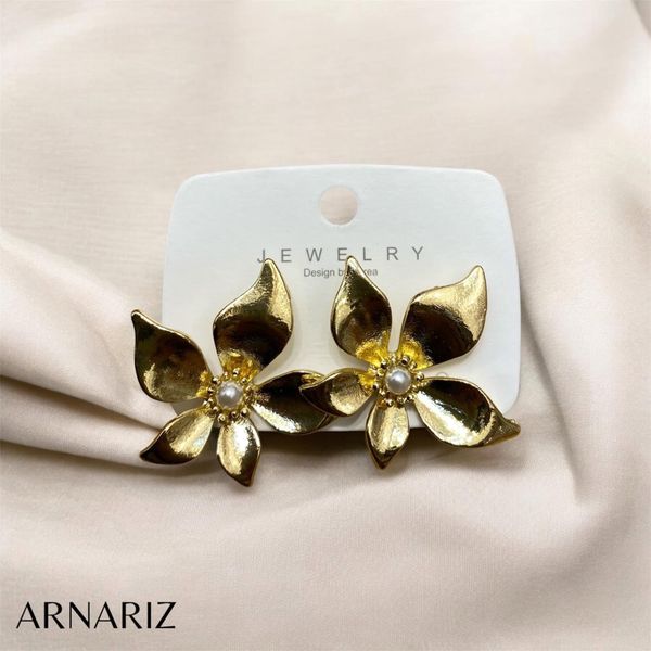 Gold-tone top 7