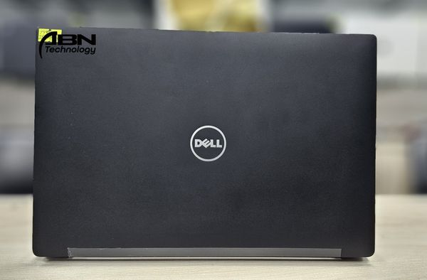 Dell Latitude 7490. Core i5, 8th Gen. 8GB RAM, 256GB SSD. 14.1" Display.