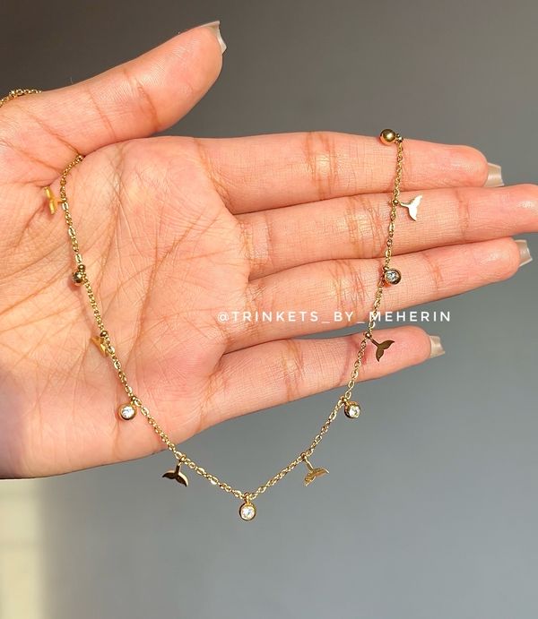 Fishtail charm neckpiece