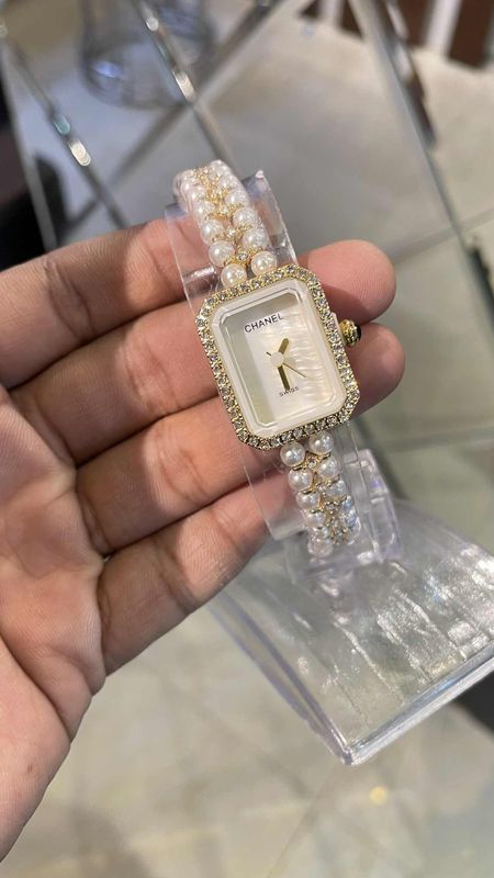 Chanel Carré Pearl White Chain