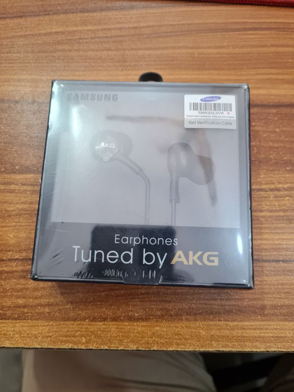Samsung AKG Tuned In-Ear Earphones with Mic