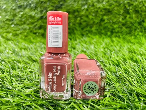Miss & Mrs Nil Polish Shade 075