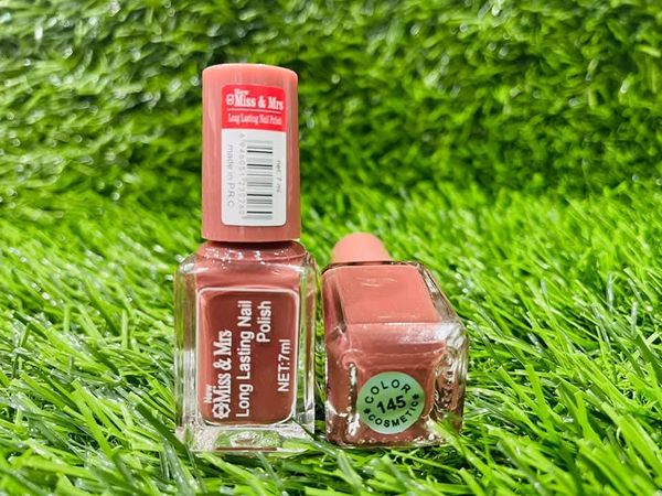 Miss & Mrs Nil Polish Shade 145