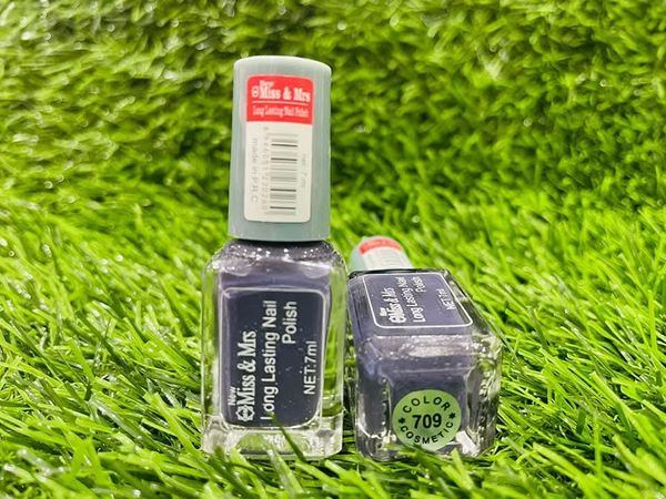 Miss & Mrs Nil Polish Shade 709