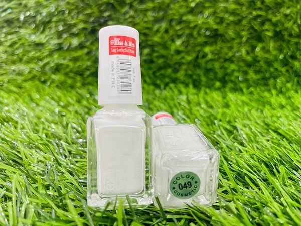 Miss & Mrs Nil Polish Shade 049