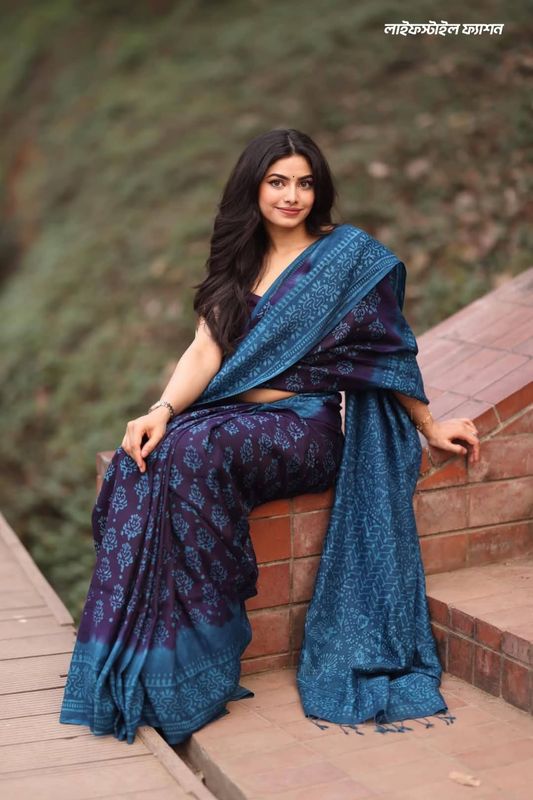 প্রিমিয়াম কোয়ালিটি ও আরামদায়ক কালারফুল সিল্ক শাড়ি (S-5-04)