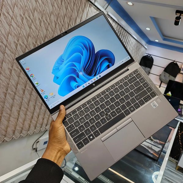 HP Zbook firefly 14 G7