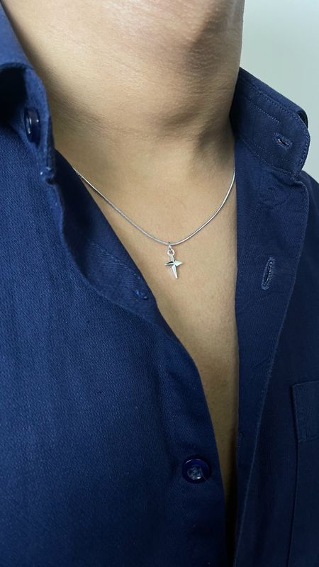 Y2K Star Necklace - Image 2