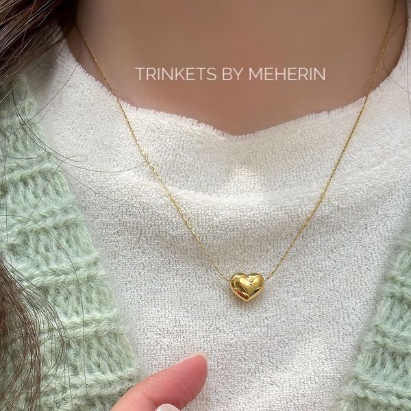 Minimal heart pendant.18k gold plated