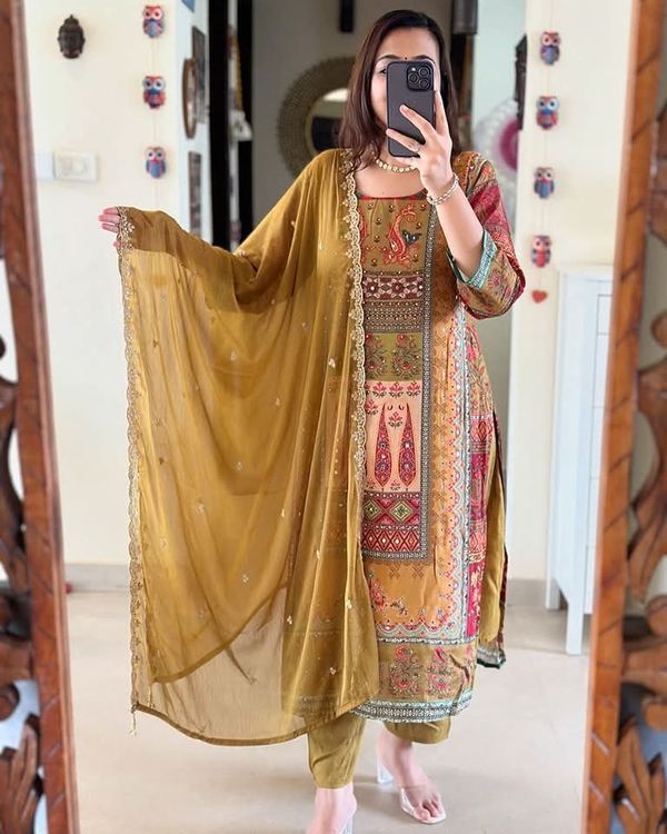 Sabyasaashi Three piece