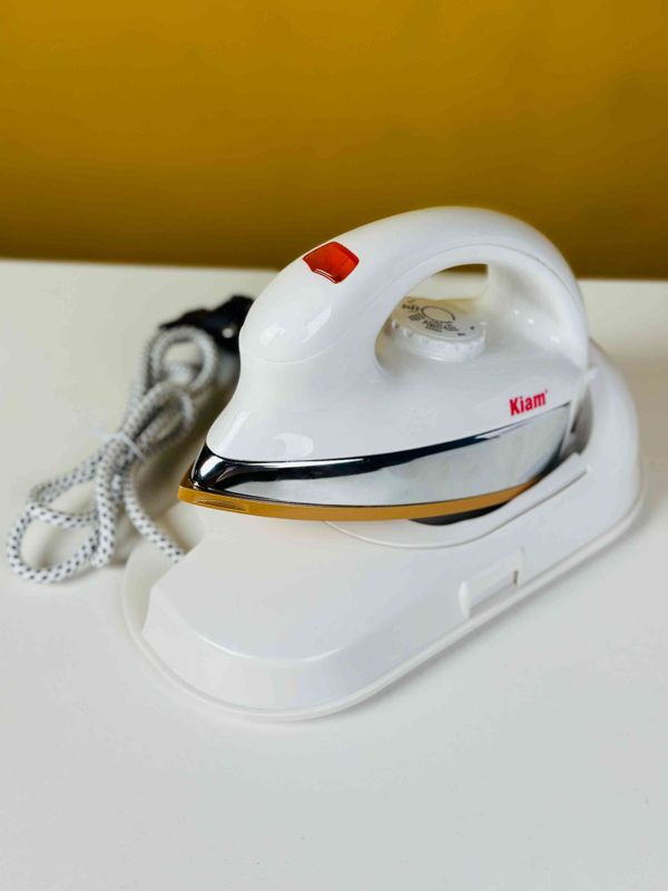 Kiam ES596 1000W Cordless Electric Dry Iron.