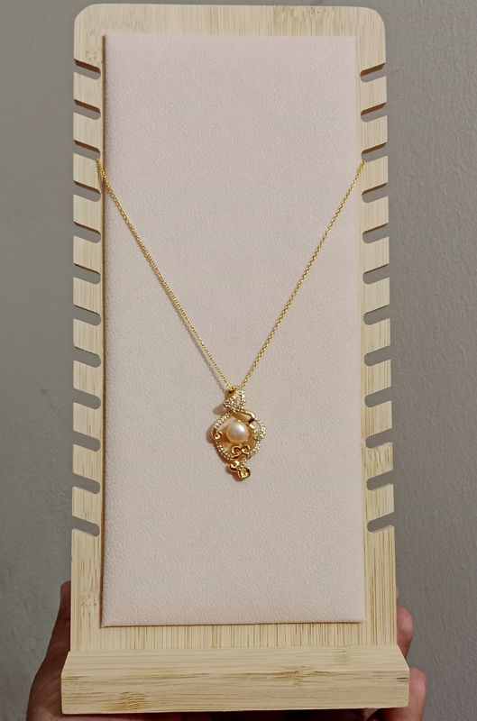 Pearl Pendent