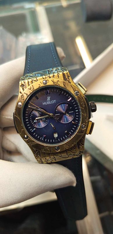 HUBLOT BELT ENGRAVED GOLDEN CASE BLUE DIAL BLUE BELT