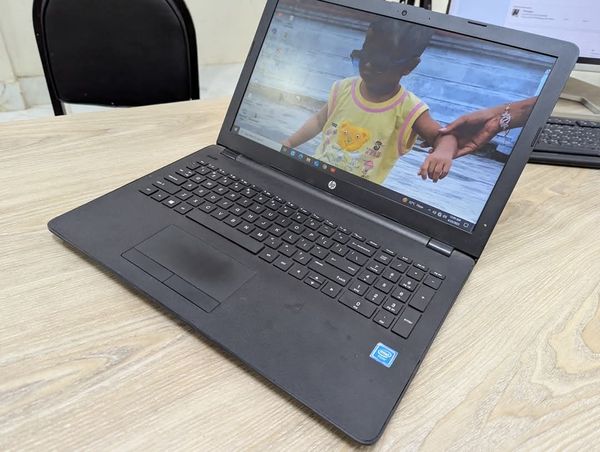 HP 15-RA009NX Laptop