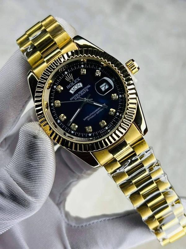Gold Quartz Watch For Men