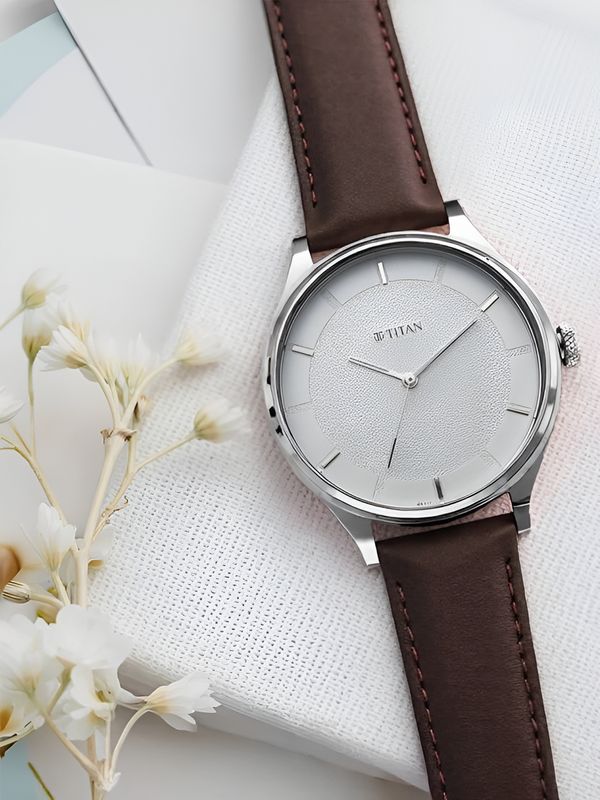 Titan Neo Gents V Analog Watch - For Unisex