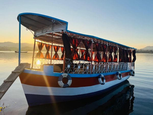 ๐๐ฐReservation of A luxurious Boat - Image 1