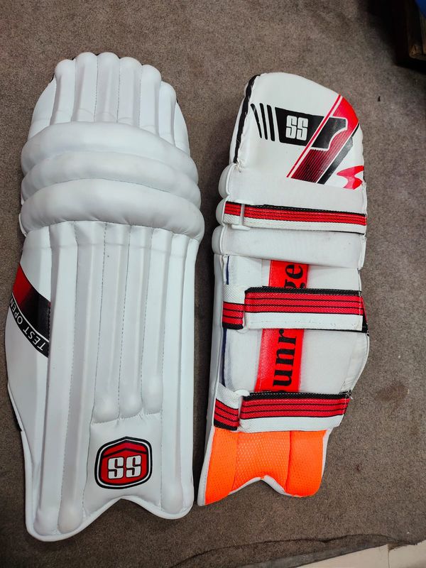 SS cricket Pad White&Green