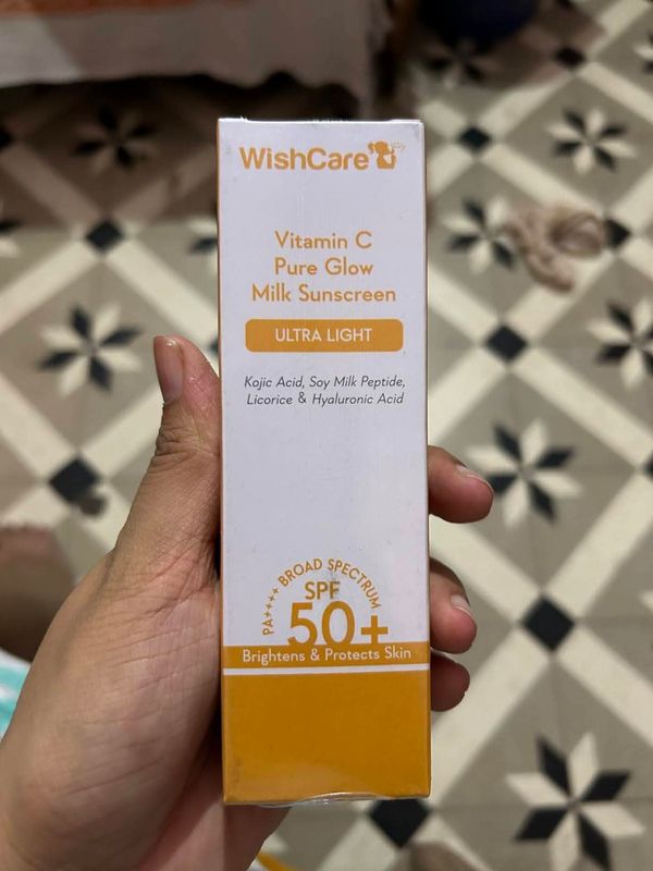 WishCare Vitamin C Pure Glow Milk Sunscreen