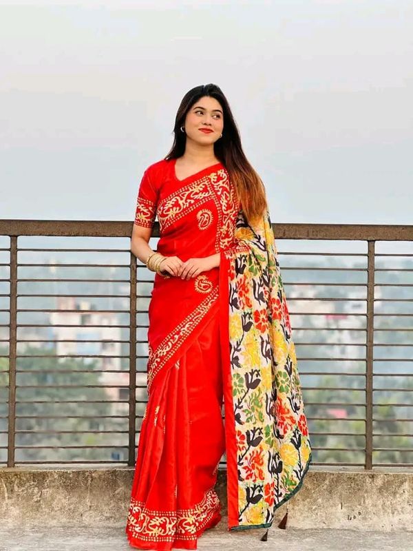 বাটিক প্রিন্ট শাড়ি