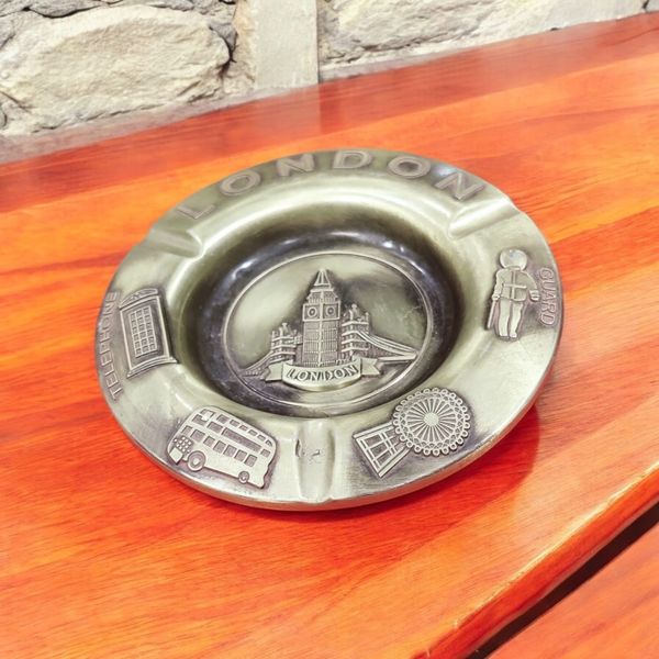 Metallic square ashtray portable cigar ash tray