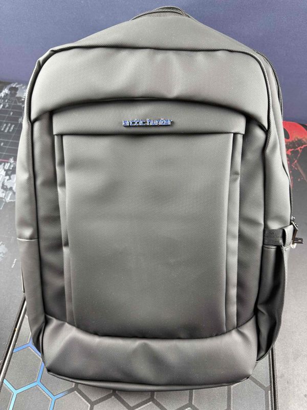 Arctic Hunter Travel & Laptop Bag with Fingerprint Locking System.