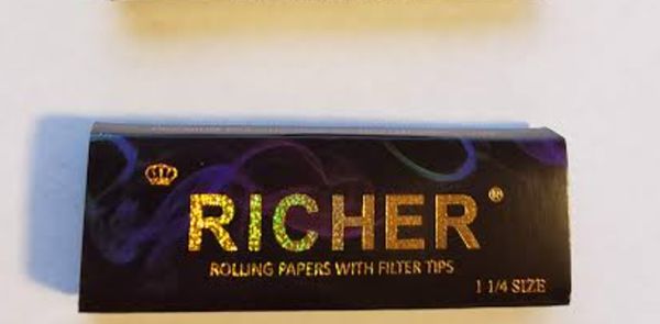 richer rolling paper medium size