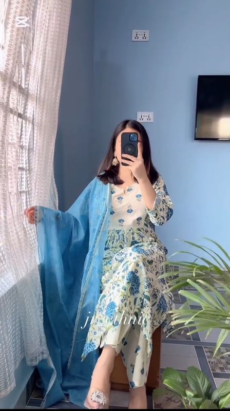 Ghulbahar Three piece set