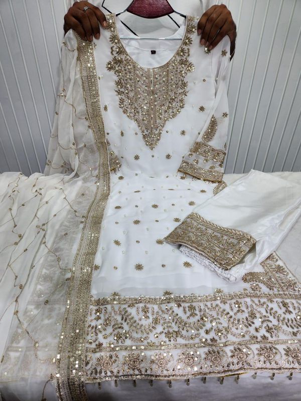 💫 Luxury Readymade Three Piece 💫Elegance That Speaks for Itself ✨