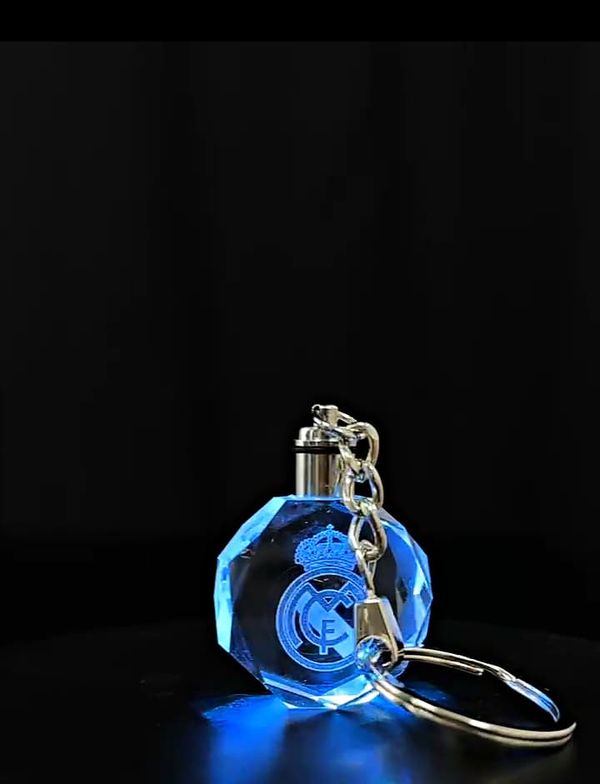 Real Madrid Crystal Keychain-7Color changing mode