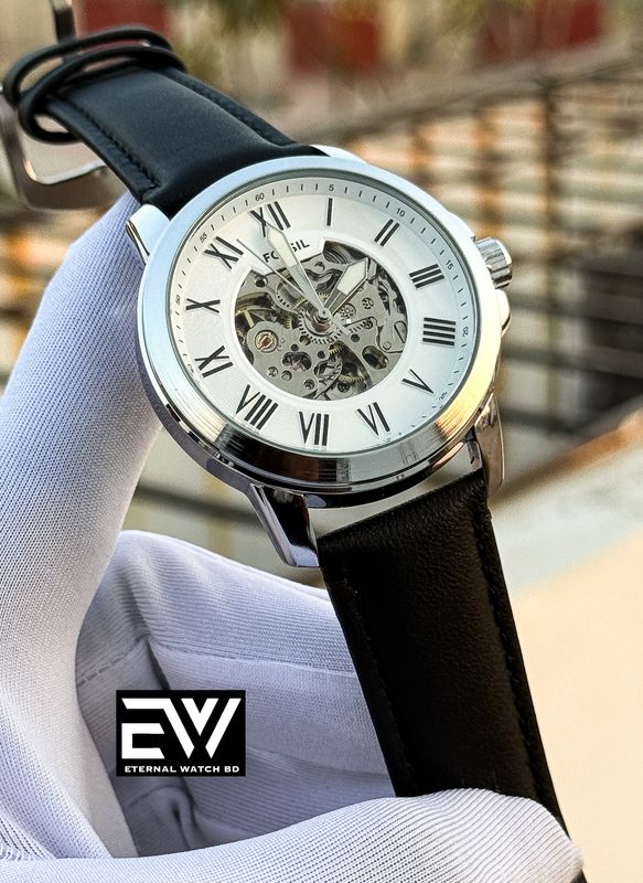 FOSSIL AUTOMATIC WHITE DIAL BLAKC DIAL