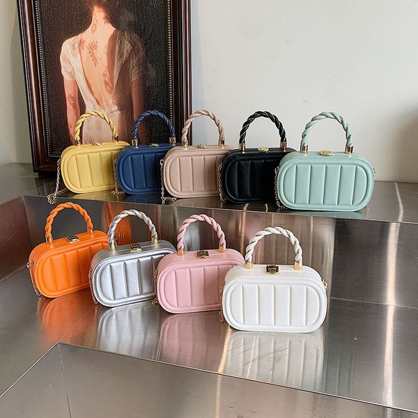 Hendhild Round Party bag