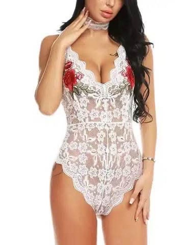 Embroidered hollo lace nighty