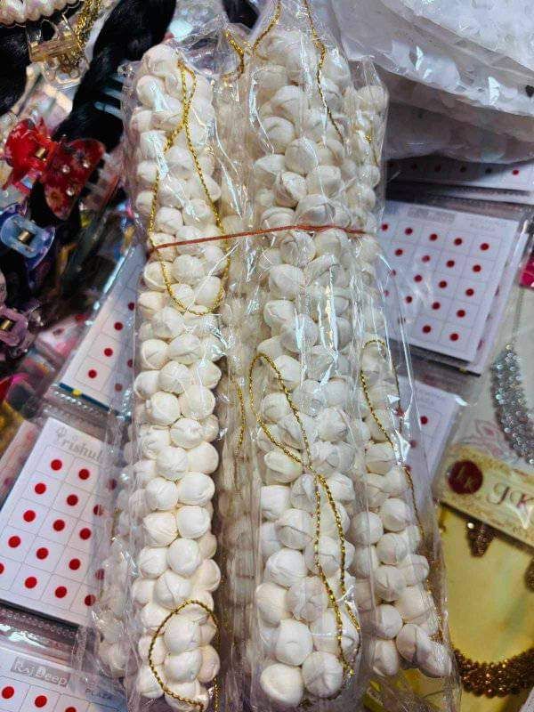 বেলী গাজরা
