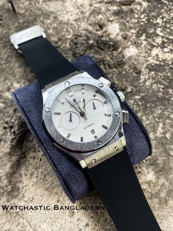 HUBLOT CLASSIC FUSION SILVER CASE WHITE DIAL SILICONE BELT