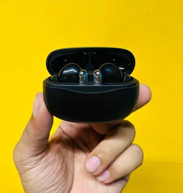 YW15 Active Noise Cancelling Earbuds – Black