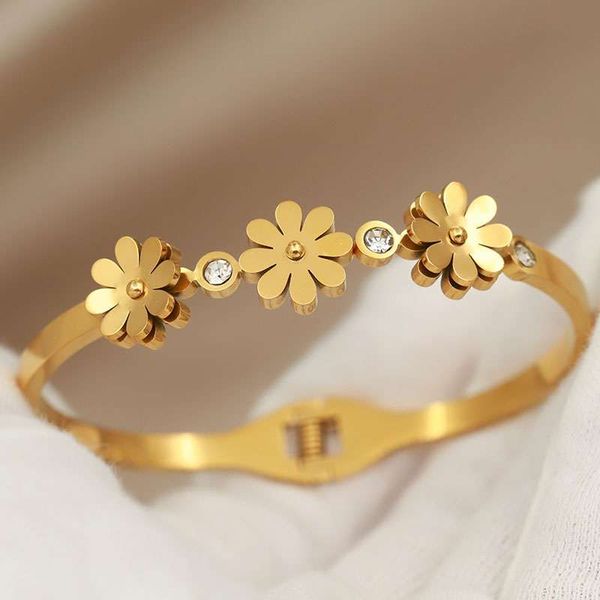 Daisy stainless steal bracelet