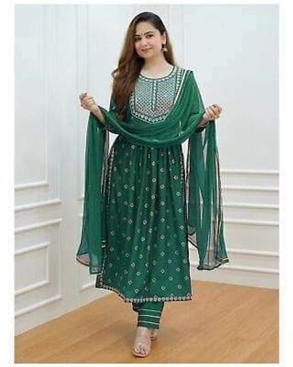 লিনেন এমব্রয়ডারি থ্রি পিস