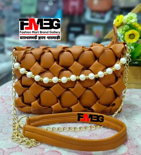 ফ্যাশনেবল স্টাইলিশ হিজাবি পার্টস & ক্রসবডি লেডিস ব্যাগ।  স্টক সীমিত।