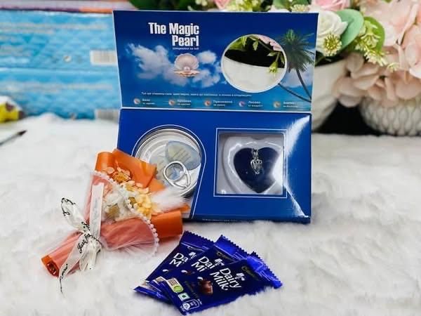 𝐏𝐫𝐞𝐦𝐢𝐮𝐦 𝐖𝐡𝐢𝐭𝐞 𝐏𝐞𝐚𝐫𝐥 + 3 chocolate + Flower Bouquet