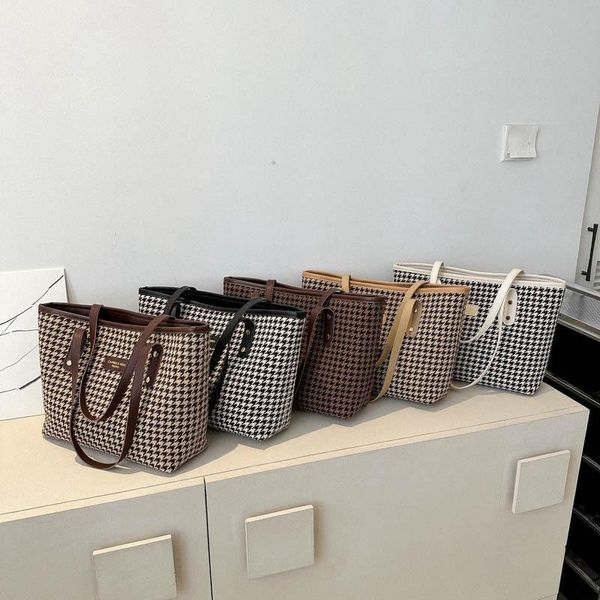 Grameen check tote bag